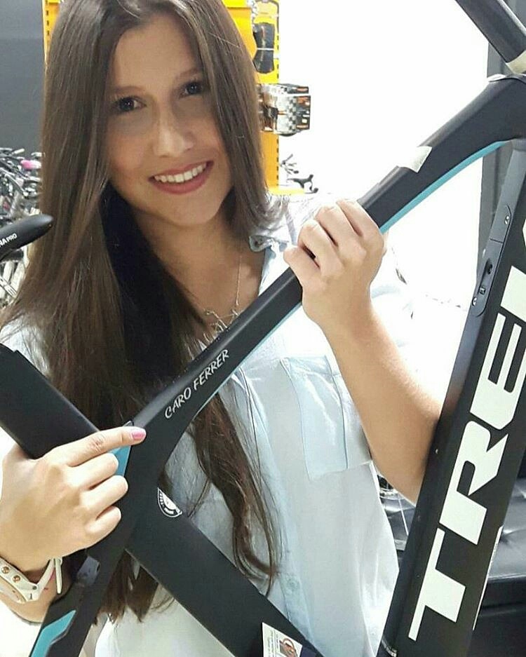 “绿巨人”女友Caro Ferrer