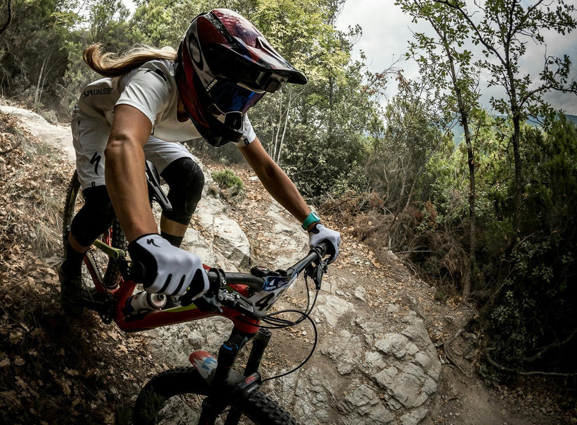 Enduro女神hannah barnes