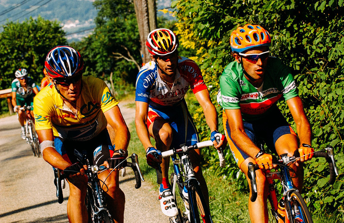 DAVID MILLAR CLIMBS BEHIND LANCE ARMSTRONG AND IBAN MAYO IN THE 2003 DAUPHINE-LIBERE (PHOTOGRAPH GRAHAM WATSON.jpg